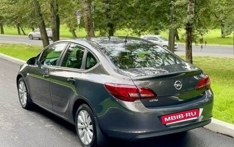 Opel Astra J, 2013 год, 750 000 рублей, 11 фотография