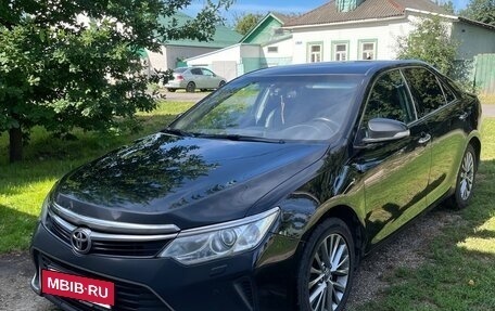 Toyota Camry, 2017 год, 2 500 000 рублей, 2 фотография