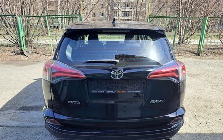 Toyota RAV4, 2017 год, 2 300 000 рублей, 3 фотография