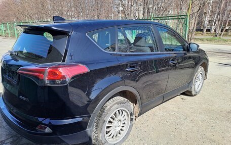 Toyota RAV4, 2017 год, 2 300 000 рублей, 6 фотография