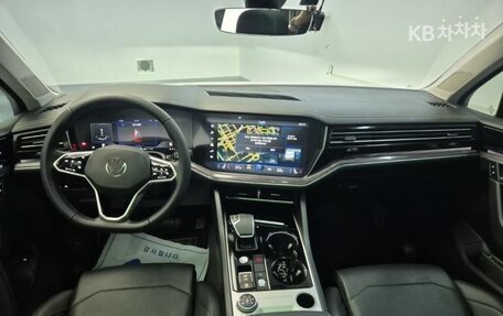 Volkswagen Touareg III, 2023 год, 5 100 000 рублей, 6 фотография