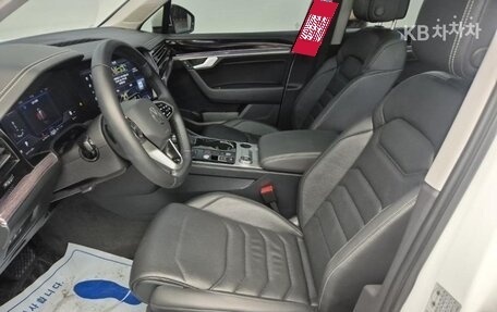 Volkswagen Touareg III, 2023 год, 5 100 000 рублей, 8 фотография
