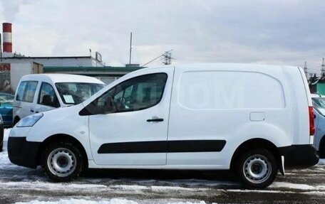 Peugeot Partner II рестайлинг 2, 2014 год, 800 000 рублей, 2 фотография