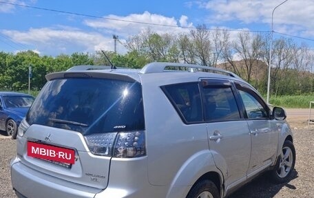 Mitsubishi Outlander III рестайлинг 3, 2007 год, 890 000 рублей, 2 фотография