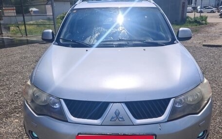 Mitsubishi Outlander III рестайлинг 3, 2007 год, 890 000 рублей, 5 фотография
