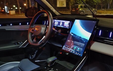 Geely Atlas, 2024 год, 2 599 999 рублей, 4 фотография