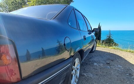 Opel Vectra B рестайлинг, 1995 год, 300 000 рублей, 24 фотография
