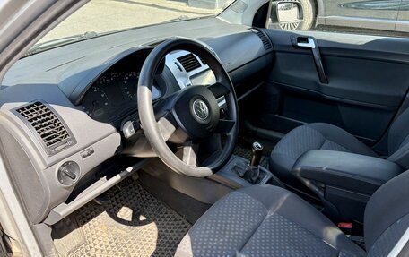 Volkswagen Polo IV рестайлинг, 2003 год, 269 000 рублей, 5 фотография
