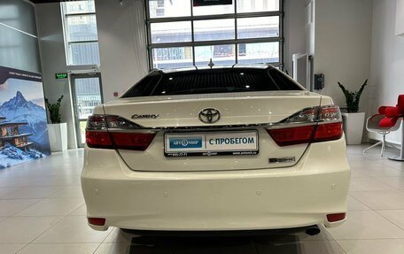 Toyota Camry, 2017 год, 2 300 000 рублей, 5 фотография