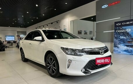 Toyota Camry, 2017 год, 2 300 000 рублей, 3 фотография