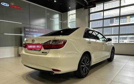 Toyota Camry, 2017 год, 2 300 000 рублей, 4 фотография