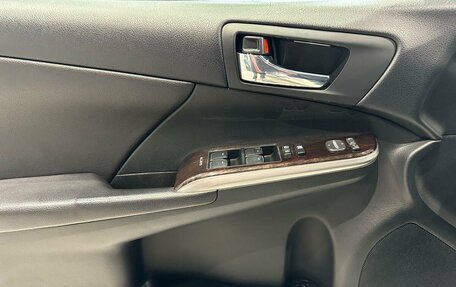Toyota Camry, 2017 год, 2 300 000 рублей, 13 фотография