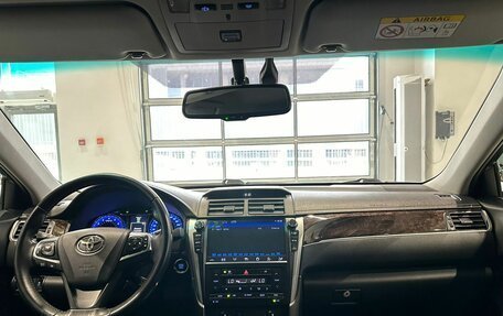 Toyota Camry, 2017 год, 2 300 000 рублей, 15 фотография
