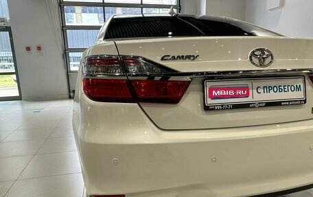 Toyota Camry, 2017 год, 2 300 000 рублей, 10 фотография