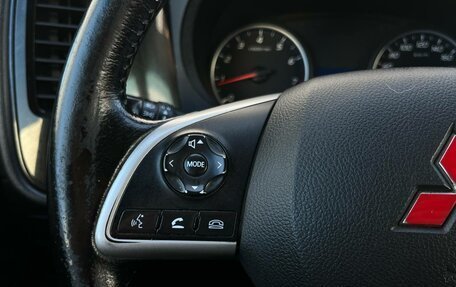 Mitsubishi Outlander III рестайлинг 3, 2017 год, 1 690 000 рублей, 11 фотография