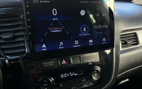 Mitsubishi Outlander III рестайлинг 3, 2017 год, 1 690 000 рублей, 13 фотография