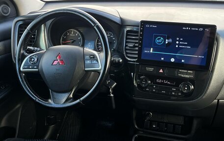 Mitsubishi Outlander III рестайлинг 3, 2017 год, 1 690 000 рублей, 18 фотография