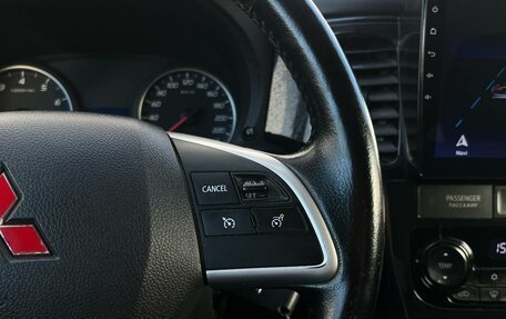 Mitsubishi Outlander III рестайлинг 3, 2017 год, 1 690 000 рублей, 12 фотография