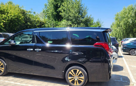 Toyota Alphard III, 2019 год, 4 600 000 рублей, 1 фотография