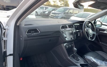 Volkswagen Tiguan II, 2016 год, 2 250 000 рублей, 11 фотография