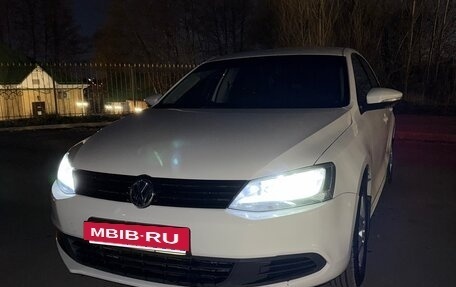 Volkswagen Jetta VI, 2014 год, 880 000 рублей, 2 фотография