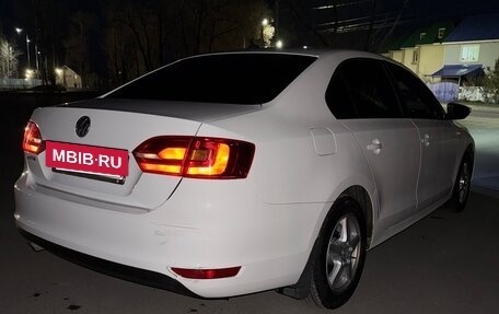 Volkswagen Jetta VI, 2014 год, 880 000 рублей, 3 фотография