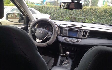 Toyota RAV4, 2015 год, 2 600 000 рублей, 9 фотография