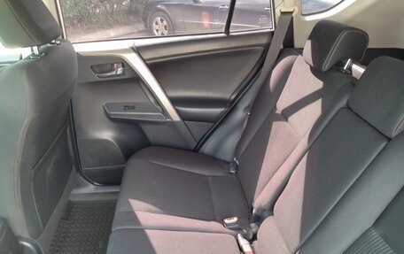Toyota RAV4, 2015 год, 2 600 000 рублей, 15 фотография