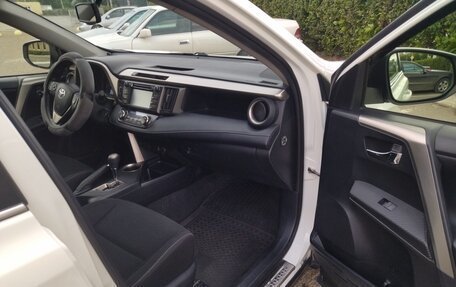 Toyota RAV4, 2015 год, 2 600 000 рублей, 12 фотография