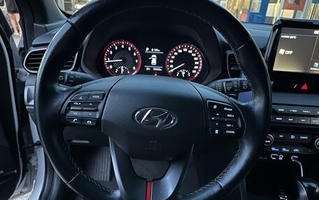 Hyundai Veloster II, 2020 год, 2 200 000 рублей, 12 фотография