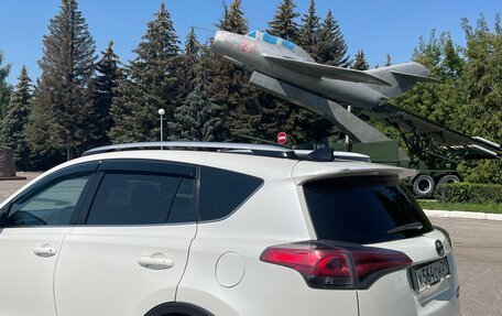 Toyota RAV4, 2016 год, 2 300 000 рублей, 3 фотография