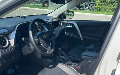 Toyota RAV4, 2016 год, 2 300 000 рублей, 9 фотография
