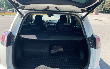 Toyota RAV4, 2016 год, 2 300 000 рублей, 13 фотография
