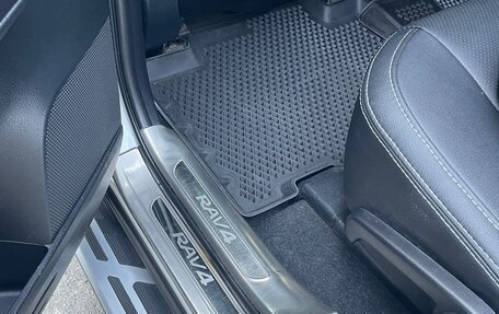 Toyota RAV4, 2016 год, 2 300 000 рублей, 16 фотография