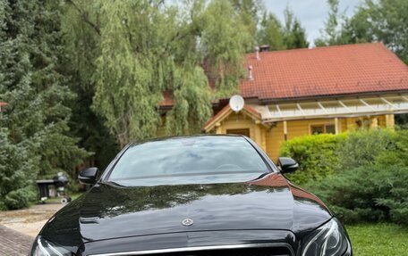 Mercedes-Benz E-Класс, 2019 год, 2 800 000 рублей, 26 фотография
