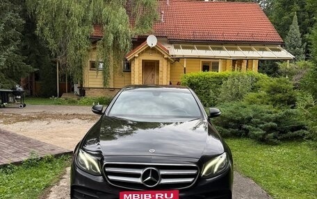 Mercedes-Benz E-Класс, 2019 год, 2 800 000 рублей, 23 фотография
