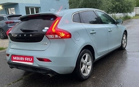 Volvo V40 II рестайлинг, 2018 год, 1 700 000 рублей, 4 фотография