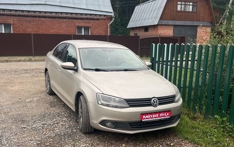 Volkswagen Jetta VI, 2012 год, 949 000 рублей, 1 фотография