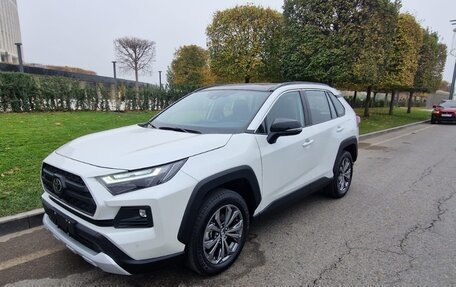 Toyota RAV4, 2023 год, 3 950 000 рублей, 2 фотография