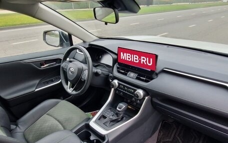Toyota RAV4, 2023 год, 3 950 000 рублей, 7 фотография