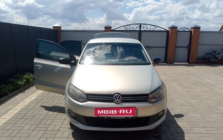 Volkswagen Polo VI (EU Market), 2013 год, 690 000 рублей, 3 фотография