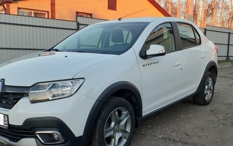Renault Logan II, 2020 год, 1 570 000 рублей, 2 фотография