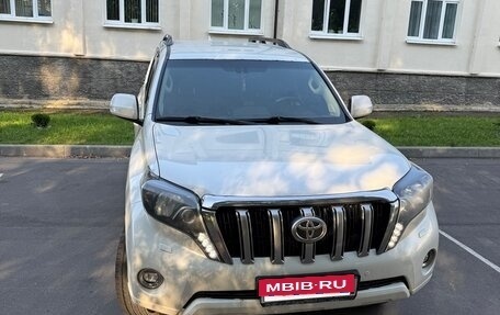 Toyota Land Cruiser Prado 150 рестайлинг 2, 2017 год, 3 800 000 рублей, 3 фотография