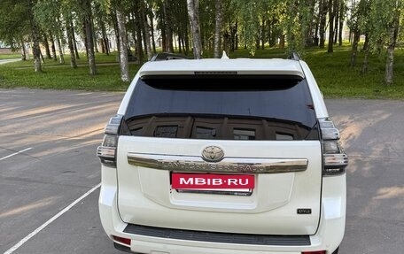 Toyota Land Cruiser Prado 150 рестайлинг 2, 2017 год, 3 800 000 рублей, 5 фотография