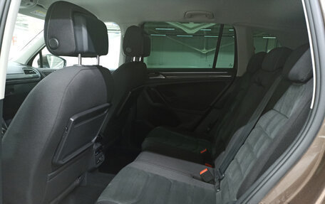 Volkswagen Tiguan II, 2020 год, 2 382 000 рублей, 15 фотография