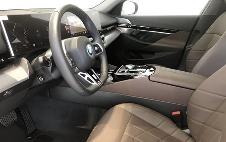 BMW 5 серия, 2025 год, 5 730 852 рублей, 8 фотография