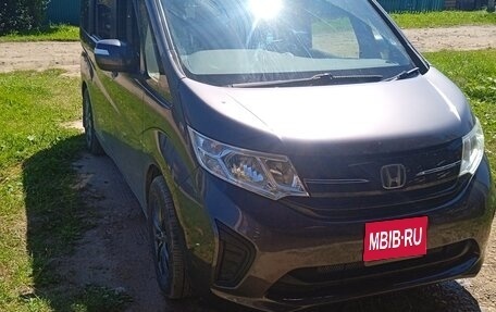 Honda Stepwgn IV, 2015 год, 1 800 000 рублей, 1 фотография