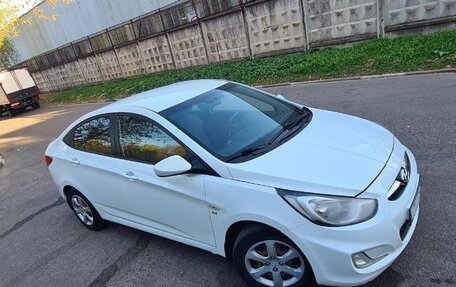 Hyundai Solaris II рестайлинг, 2013 год, 940 000 рублей, 2 фотография