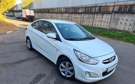 Hyundai Solaris II рестайлинг, 2013 год, 940 000 рублей, 3 фотография