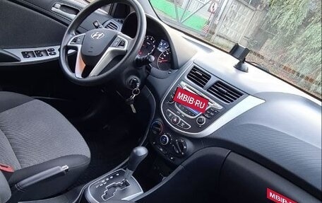 Hyundai Solaris II рестайлинг, 2013 год, 940 000 рублей, 13 фотография